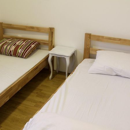 Hostel Jellostone Белград Экстерьер фото