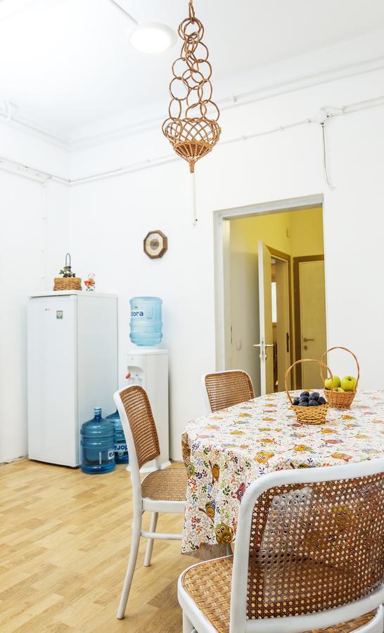 Hostel Jellostone Белград Экстерьер фото