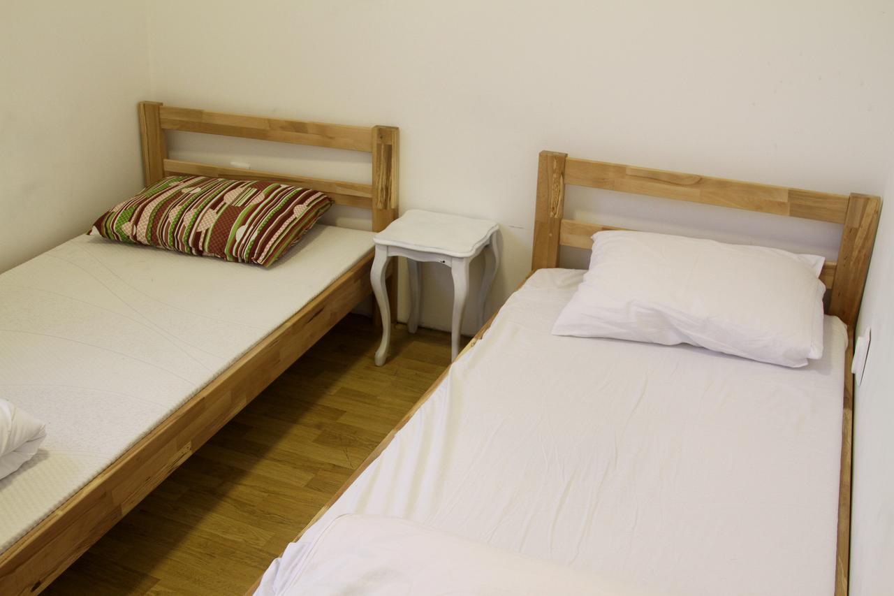 Hostel Jellostone Белград Экстерьер фото