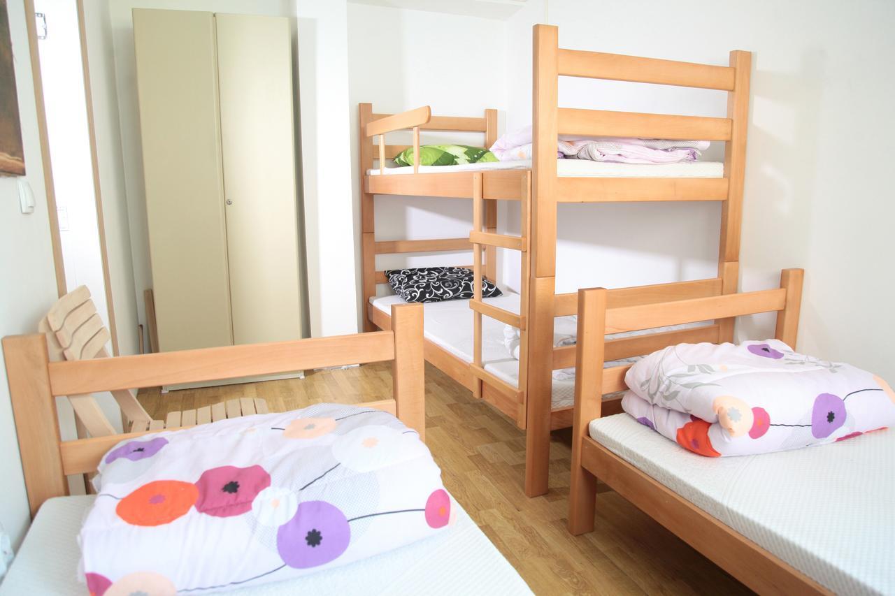Hostel Jellostone Белград Экстерьер фото
