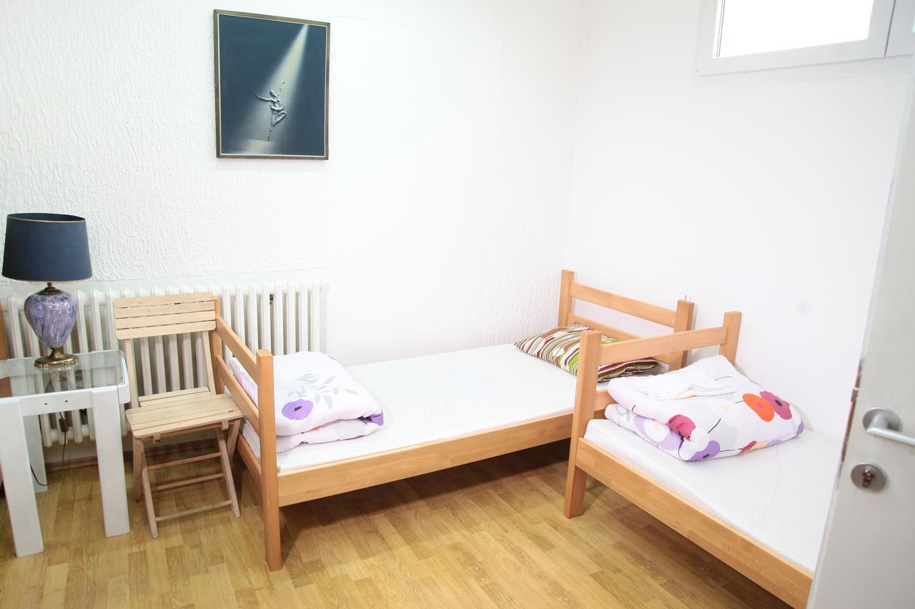 Hostel Jellostone Белград Экстерьер фото