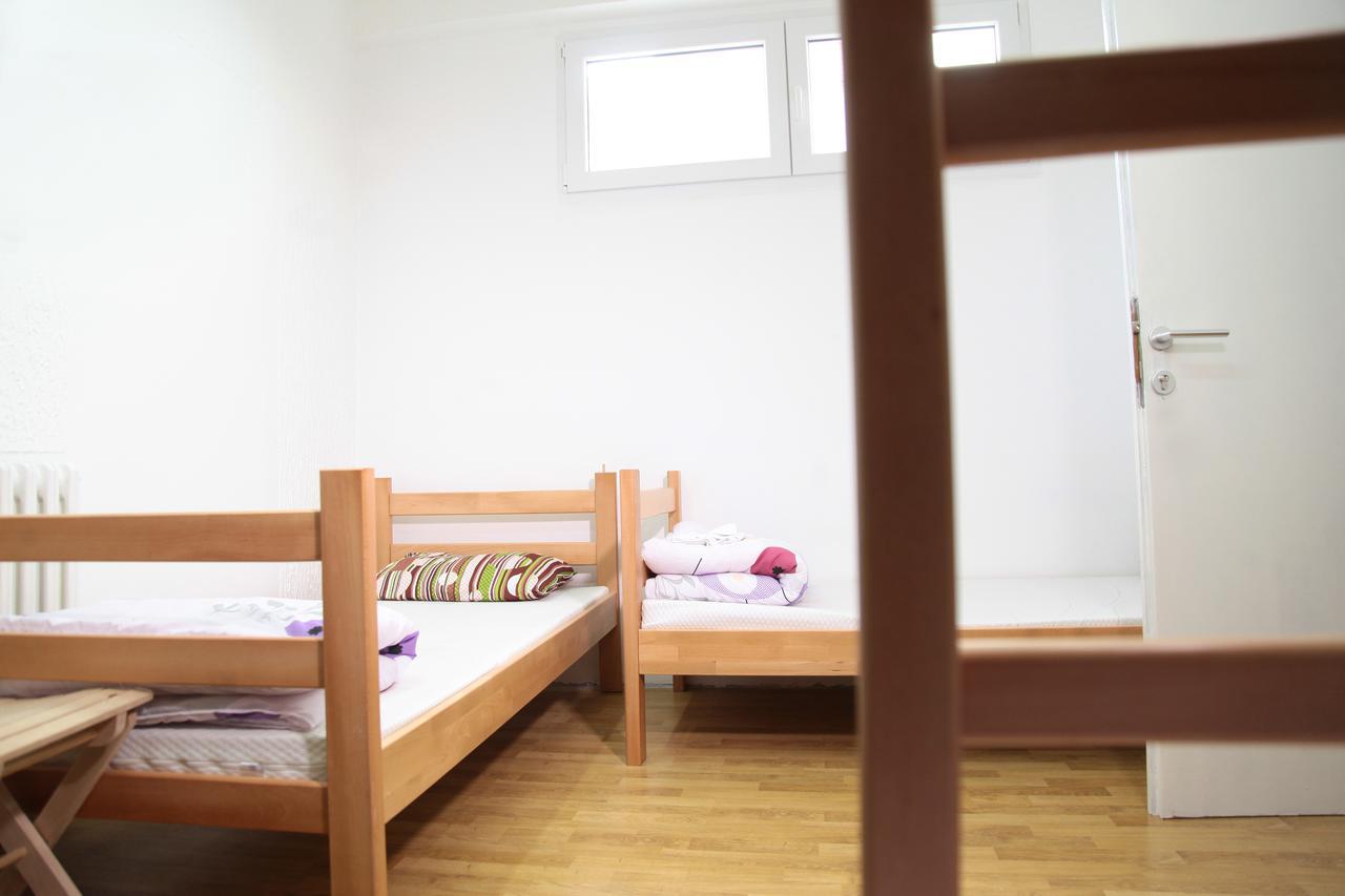 Hostel Jellostone Белград Экстерьер фото