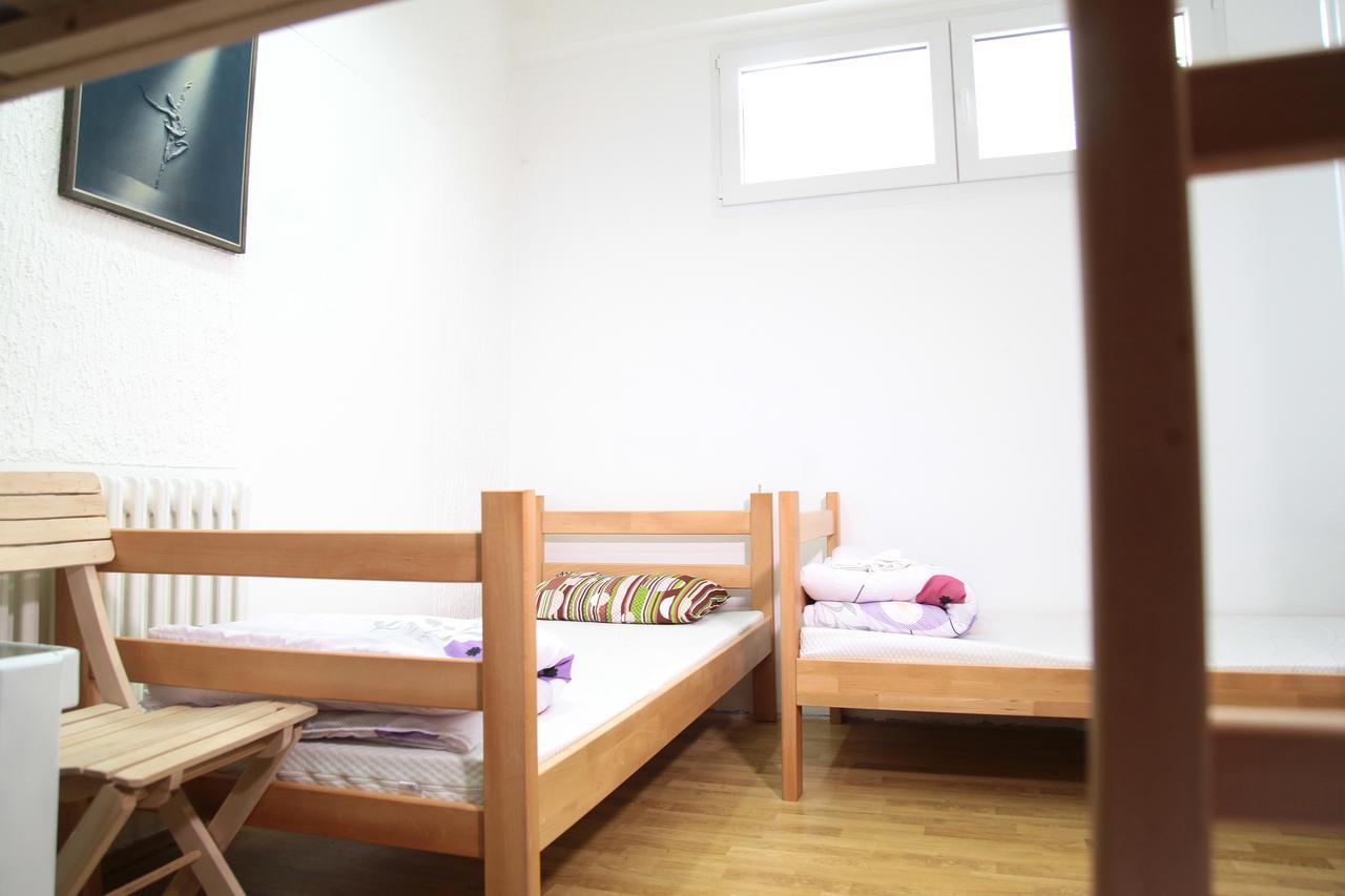 Hostel Jellostone Белград Экстерьер фото