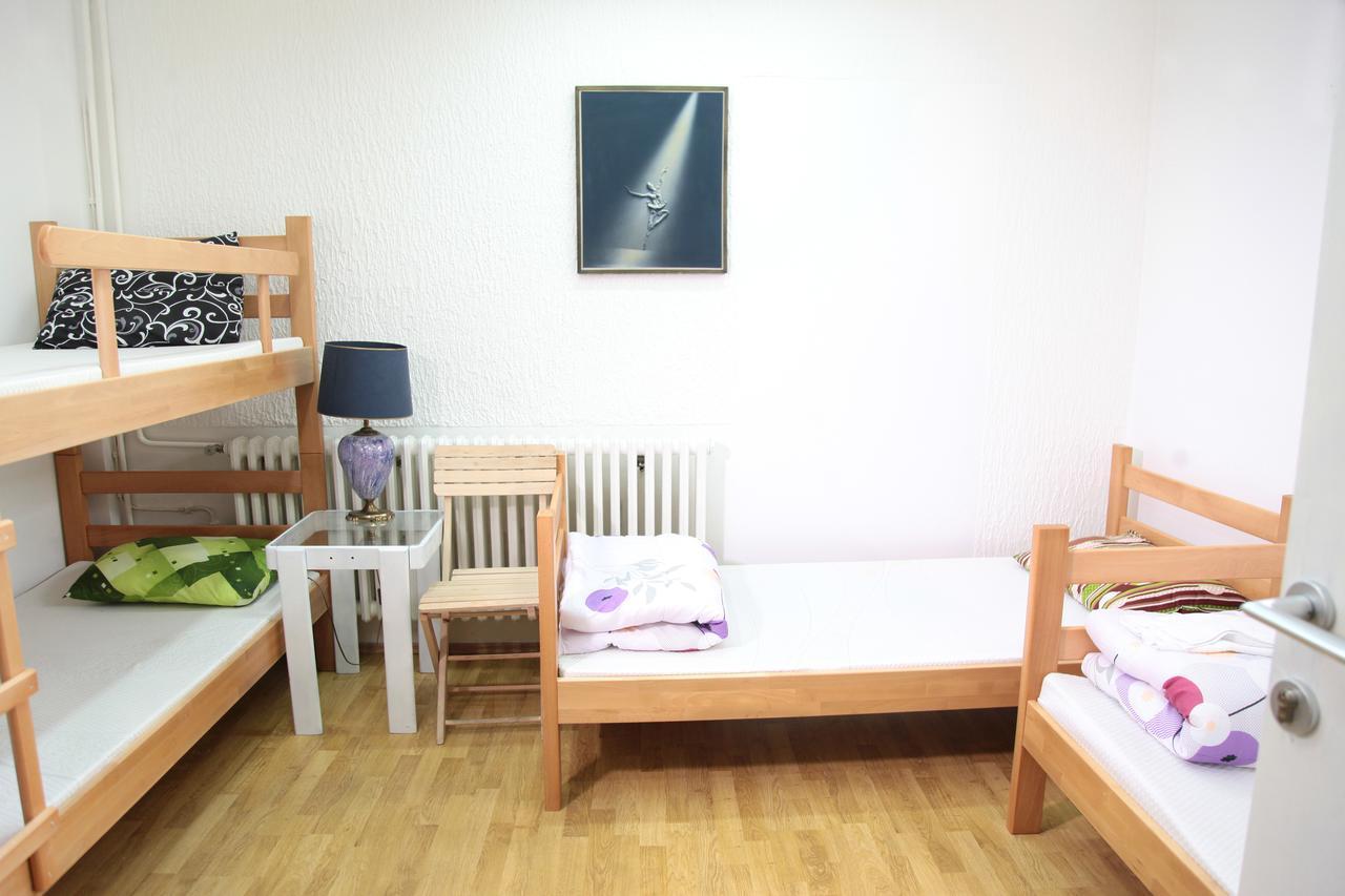 Hostel Jellostone Белград Экстерьер фото