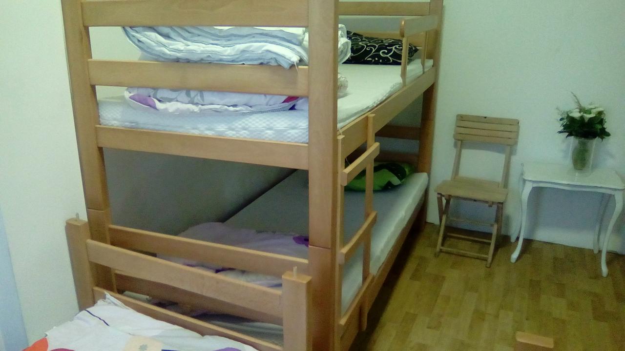 Hostel Jellostone Белград Экстерьер фото