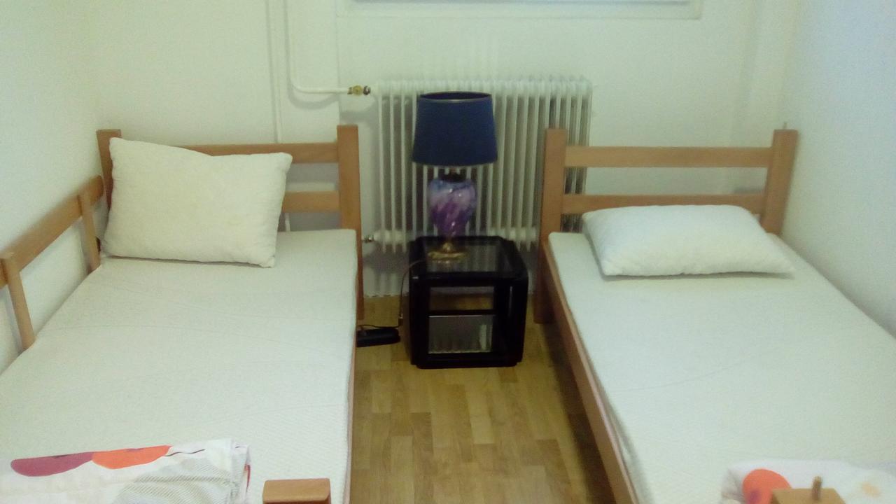 Hostel Jellostone Белград Экстерьер фото